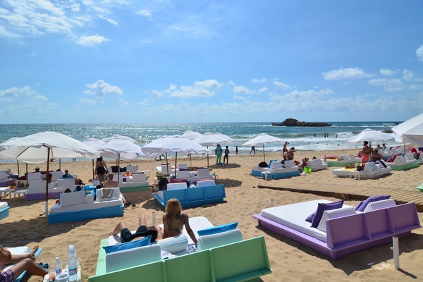 Sunday At Edde Sands